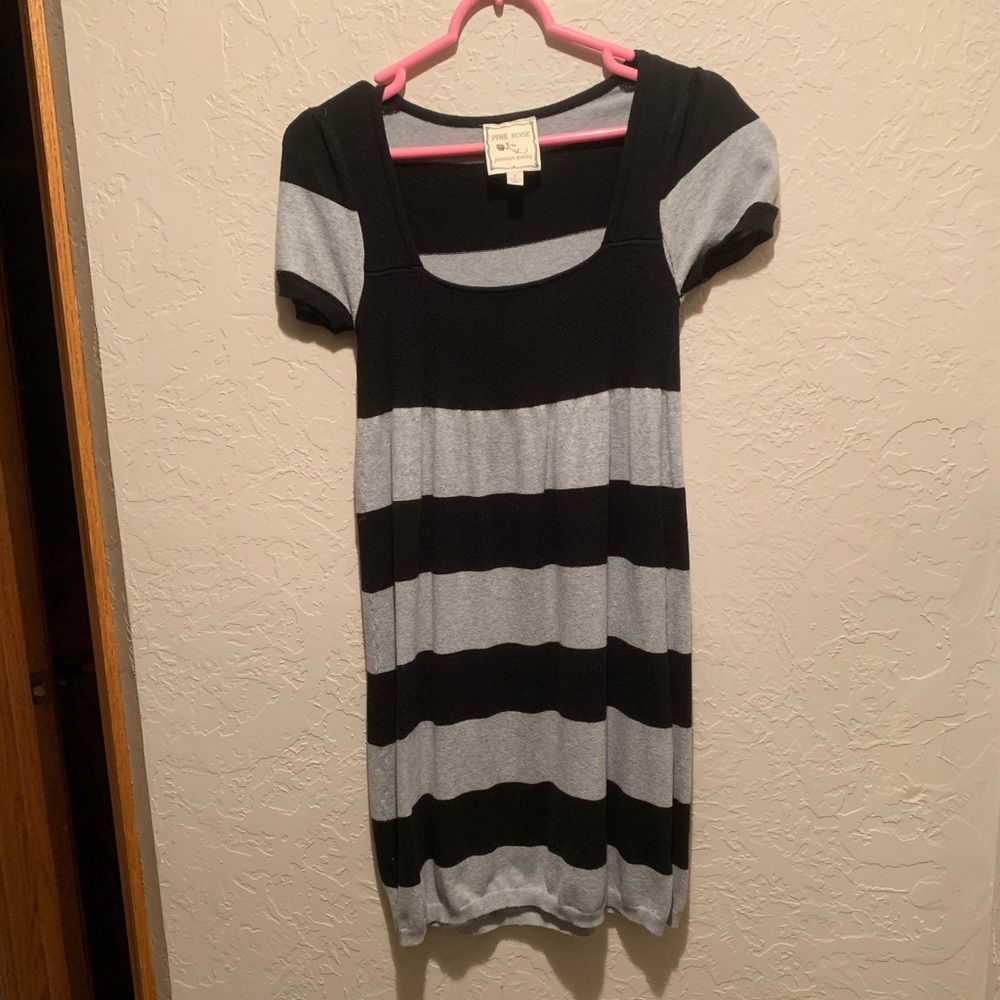 SUPER CUTE SWEATER DRESS